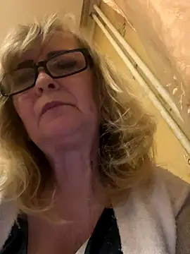 Irina2909@xh live sex cam