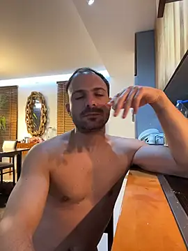 Adventurehotman live sex cam