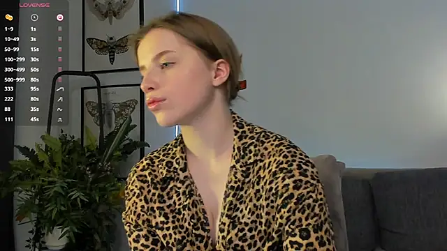 GabiMeshuggah live sex cam