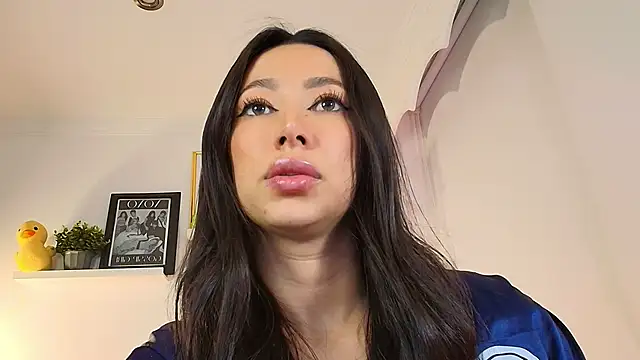 lilyy_evanss's Stripchat show and profile