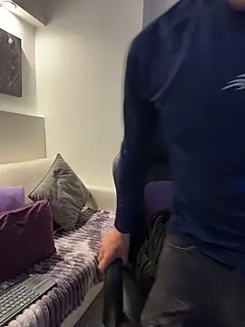 AdrianRinaldi live sex cam