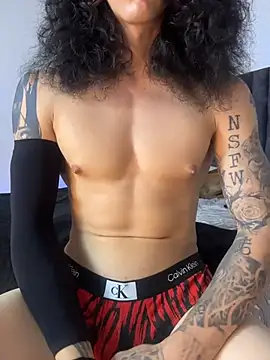 tommylongxx live sex cam