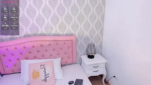 OnlyGia live sex cam