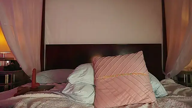 Katyerave live sex cam