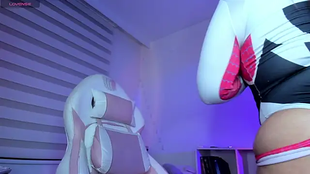 Gaby_Miller22 live sex cam