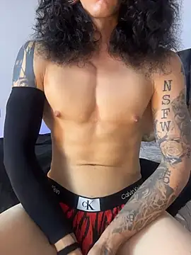 tommylongxx live sex cam