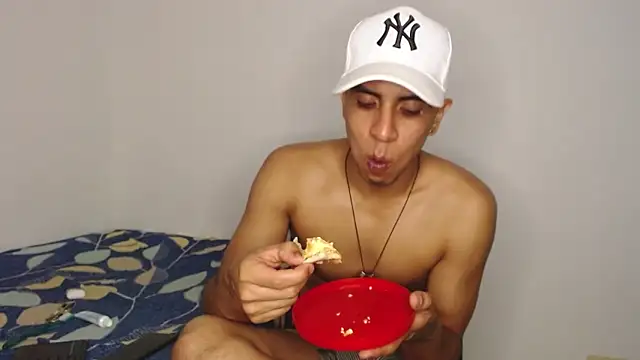 Monkey_uchiha777 live sex cam