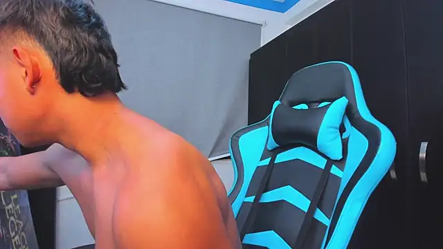 Bray_Kevin live sex cam