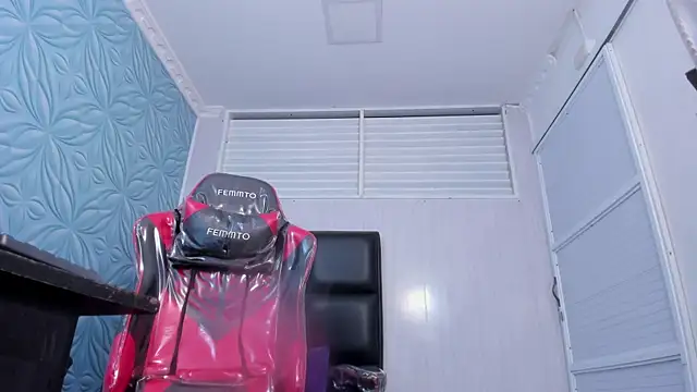 Milk_max_18 live sex cam