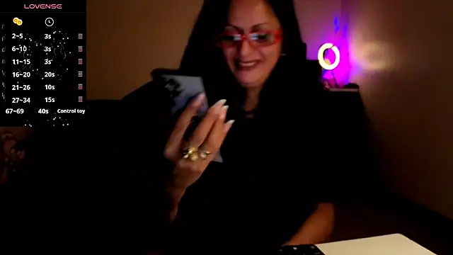 SexyAndBadGirl live sex cam