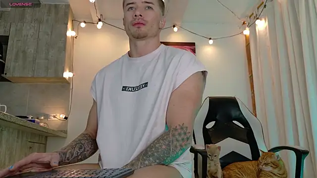 Ryannblue07's cam snapshot