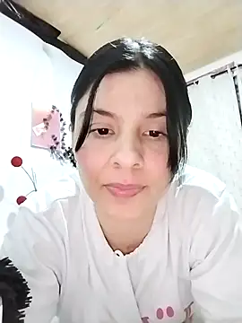 Estefani_32 live sex cam