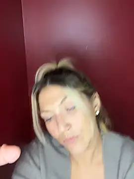 LittleMissEeve live sex cam