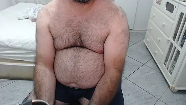 MysterBearMG live sex cam