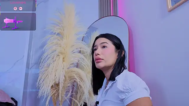 Chlooee__ live sex cam