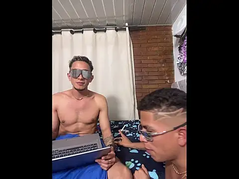 Mike_and_Rayan live sex cam