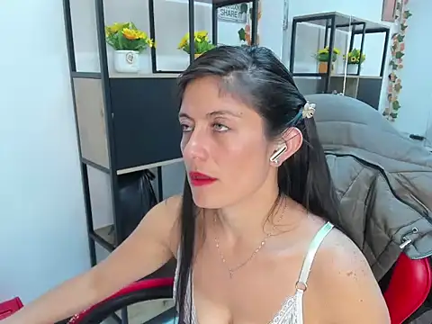 AnnyMilet_'s Stripchat show and profile