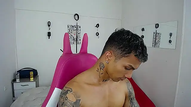 Leonard_Price live sex cam