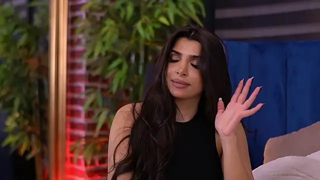 NicoleCellini live sex cam