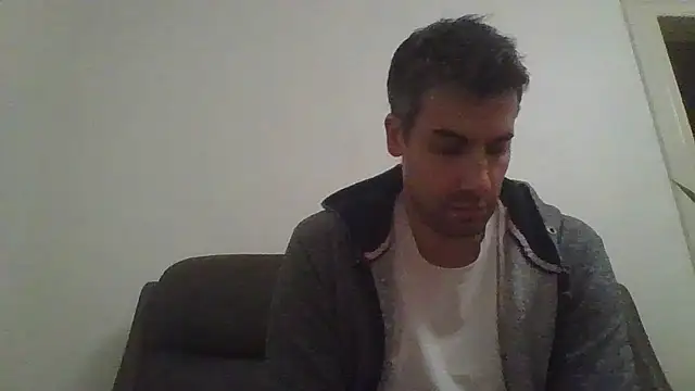 JulioIsHere4you's cam snapshot