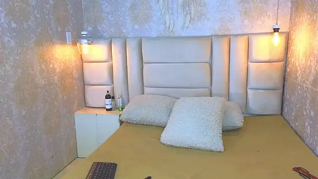 EdnaJarath live sex cam