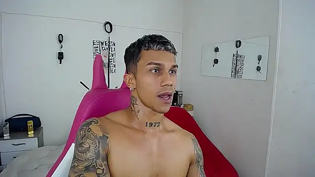 Leonard_Price live sex cam