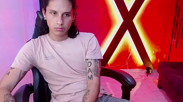 alan_dominat live sex cam