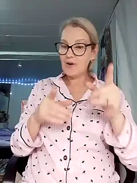 irinamaux live sex cam