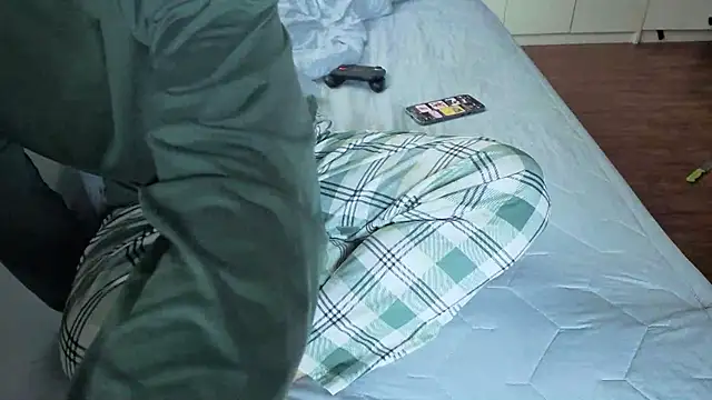 iam_H_0's cam snapshot