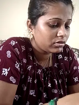 sweetqueen143 live sex cam