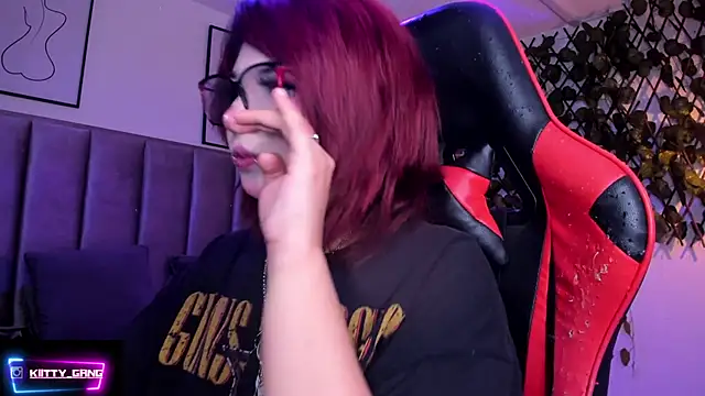 Kitty_Gang live sex cam