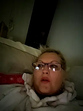 Divineblond live sex cam