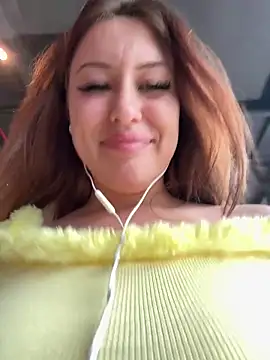 AndreaMood live sex cam