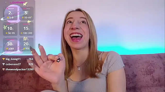 Miiaa_doll's Stripchat show and profile