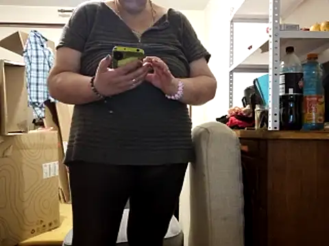 Samantha_Squirt@xh live sex cam