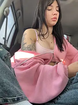 JulliaVegas live sex cam