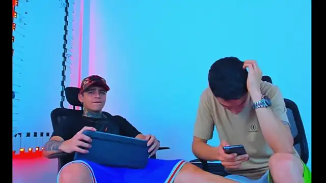 HOT_boy2025 live sex cam