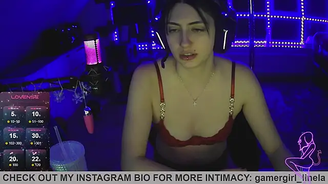 Gamergirl-Linela live sex cam