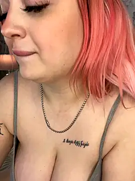 KellyMoors live sex cam