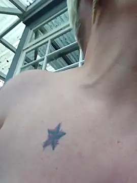 PinkTheHawk live sex cam