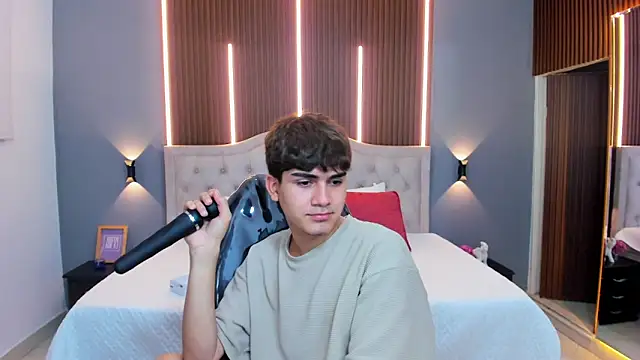 Tommy18__ live sex cam