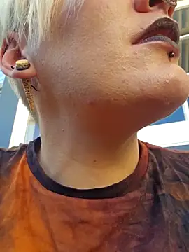 PinkTheHawk live sex cam