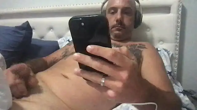 tattedNitalian's cam snapshot