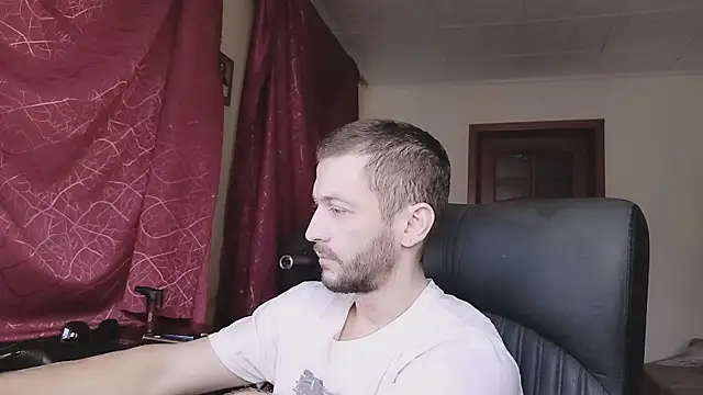 333Alone_in_theDark777's cam snapshot