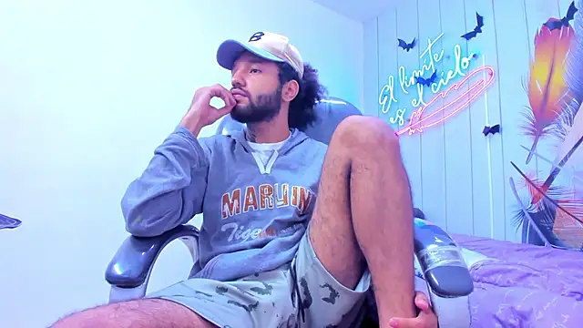 Hottie_Bear's cam snapshot