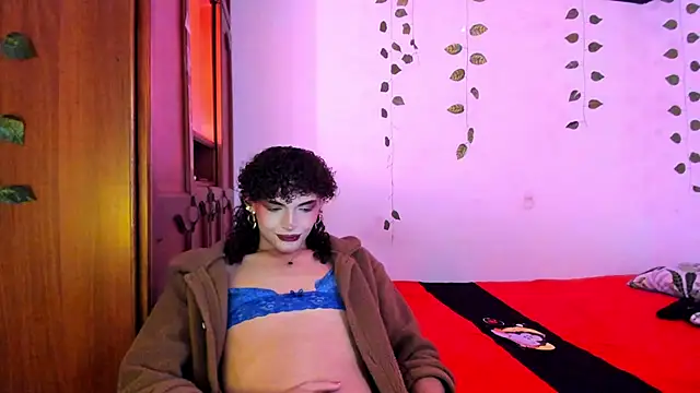 lucianromero's Stripchat show and profile