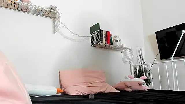 NeonShine live sex cam