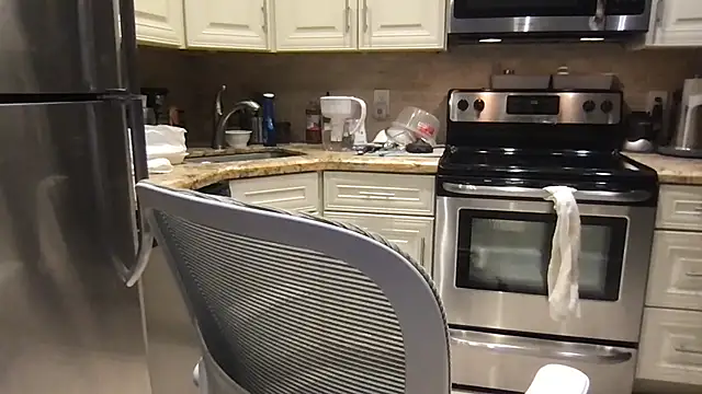 BigGuyMuscle's cam snapshot