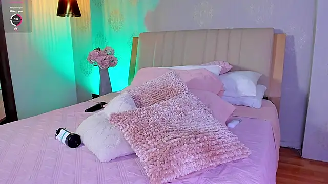 CamilleLynn live sex cam