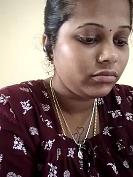 sweetqueen143 live sex cam